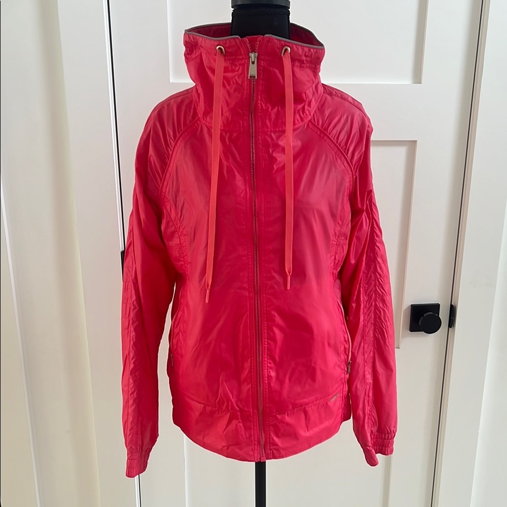 Pink Ski Snow Jacket with High Collar and Water-Resistant Finish